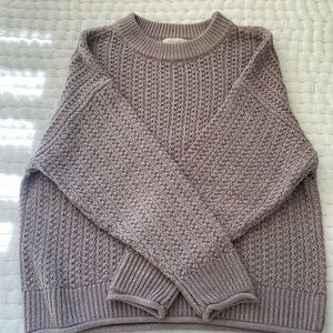 Universal thread light purple sweater
